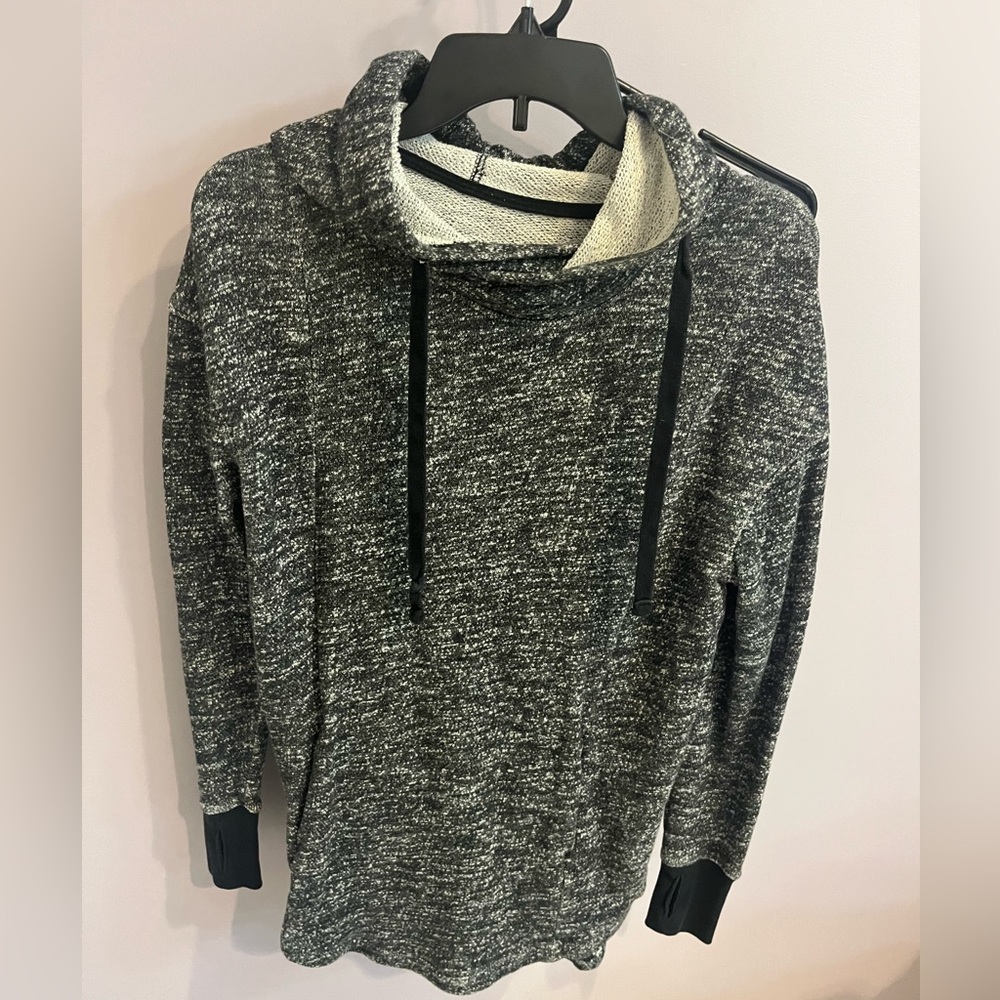 Gray hoodie. Thumb holes.